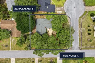 233 NW Pleasant St, Fort Walton Beach, FL 32548 - Photo 2