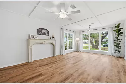 233 NW Pleasant Street, Fort Walton Beach, FL 32548 - Photo 14