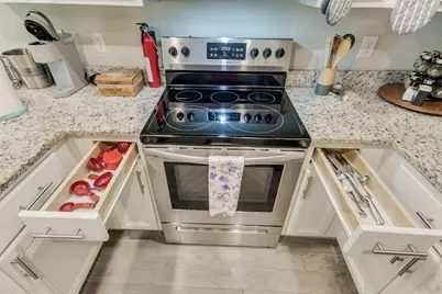 255 S E Street, Pensacola, FL 32502 - Photo 10