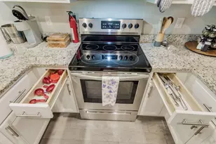 255 S E St, Pensacola, FL 32502 - Photo 10