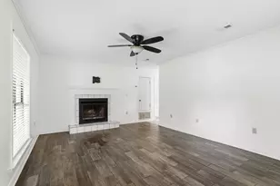 207 W Pinoak Ct, Crestview, FL 32539 - Photo 4