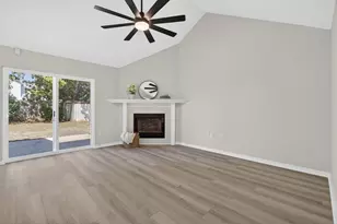 468 Sandy Ridge Cir, Mary Esther, FL 32569 - Photo 16