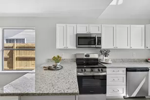 468 Sandy Ridge Cir, Mary Esther, FL 32569 - Photo 6
