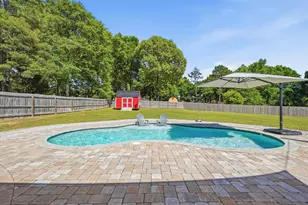 2672 Paddock Cir, Crestview, FL 32536 - Photo 6