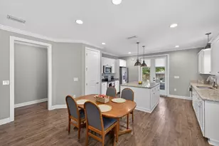 1990 Hattie Mae Ln, Niceville, FL 32578 - Photo 10