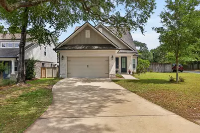 1990 Hattie Mae Lane, Niceville, FL 32578 - Photo 1