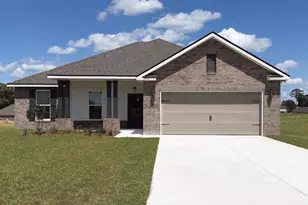 5910 Luckenbach Ln, Crestview, FL 32539 - Photo 1