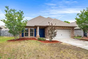 656 Teal St, Crestview, FL 32539 - Photo 2