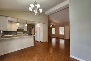 1038 37th St, Niceville, FL 32578 - Photo 12