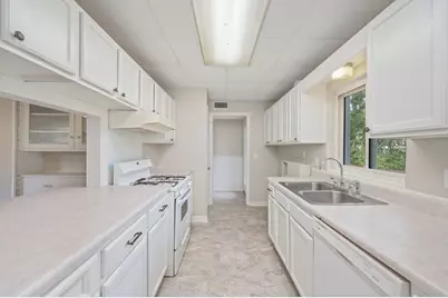 328 SE Hollywood Boulevard, Fort Walton Beach, FL 32548 - Photo 10