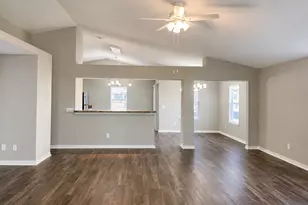 124 Sandstone Trail, Crestview, FL 32539 - Photo 2
