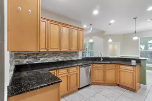 6882 Brocado Ct, Navarre, FL 32566 - Photo 10