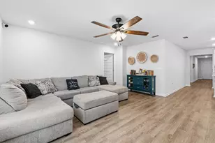 417 Scarborough St, Crestview, FL 32539 - Photo 22
