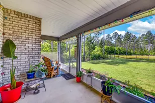 247 E Sky Wy, Freeport, FL 32439 - Photo 8