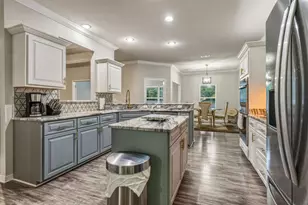 819 Coldwater Creek Cir, Niceville, FL 32578 - Photo 16