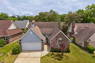 720 Putter Dr, Niceville, FL 32578 - Photo 2