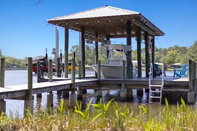 103 W Bayou Forest Drive, Freeport, FL 32439 - Photo 2
