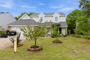 492 Spring Brook Ln, Mary Esther, FL 32569 - Photo 2