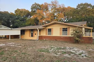 26 Caswell Cir, Mary Esther, FL 32569 - Photo 1