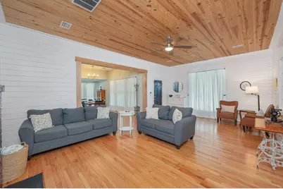 28 E Live Oak Avenue, Defuniak Springs, FL 32435 - Photo 18