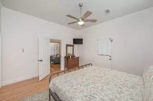 28 E Live Oak Ave, Defuniak Springs, FL 32435 - Photo 30