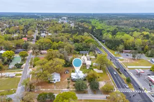 28 E Live Oak Ave, Defuniak Springs, FL 32435 - Photo 56
