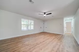 487 Woodlawn Rd, Freeport, FL 32439 - Photo 8