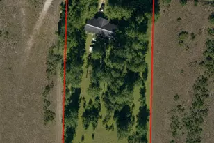 487 Woodlawn Rd, Freeport, FL 32439 - Photo 2