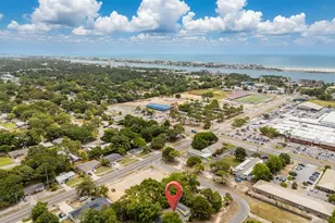 13 NW Cape Dr, Fort Walton Beach, FL 32548 - Photo 16