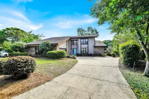 645 Carr Dr, Niceville, FL 32578 - Photo 2