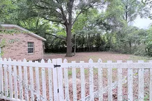 656 McClelland St, Crestview, FL 32536 - Photo 2
