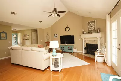 1654 Parkside Circle, Niceville, FL 32578 - Photo 6