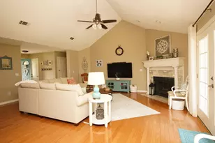 1654 Parkside Cir, Niceville, FL 32578 - Photo 6