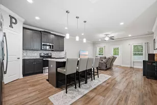 2267 Janet St, Navarre, FL 32566 - Photo 4