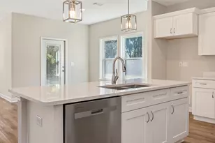 2808 Blackbird Ct, Crestview, FL 32539 - Photo 6