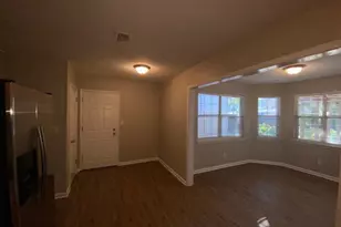 208 20th St, Niceville, FL 32578 - Photo 2