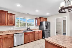 2387 Barberee Dr, Crestview, FL 32536 - Photo 4