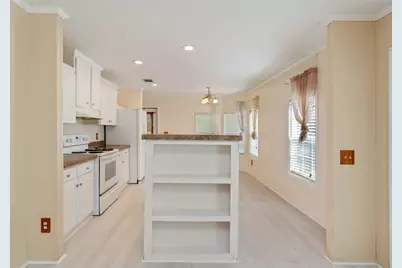 203 W Picasso Circle, Defuniak Springs, FL 32433 - Photo 6