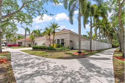 1102 Hickory Way, West Hollywood, FL 00N/A - Photo 2