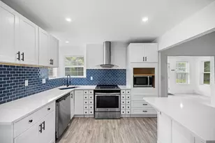 213 Cadillac Ave, Niceville, FL 32578 - Photo 2