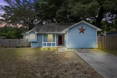 213 Cadillac Avenue, Niceville, FL 32578 - Photo 1