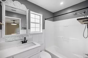 213 Cadillac Ave, Niceville, FL 32578 - Photo 22