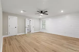 2435 Rocky Shores Dr, Niceville, FL 32578 - Photo 22