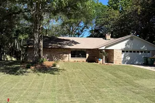 2435 Rocky Shores Dr, Niceville, FL 32578 - Photo 1