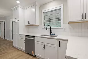 2435 Rocky Shores Dr, Niceville, FL 32578 - Photo 16