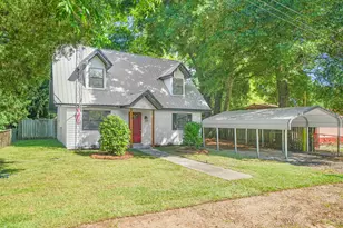127 S 22nd St, Defuniak Springs, FL 32435 - Photo 2