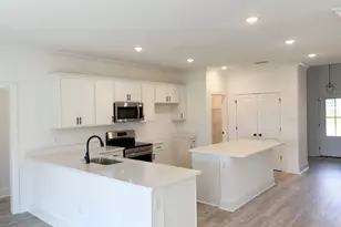 5908 Luckenbach Ln, Crestview, FL 32539 - Photo 4