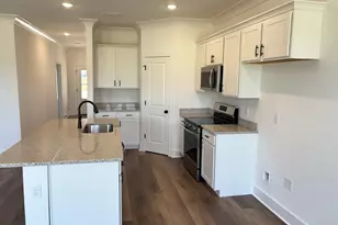 5906 Luckenbach Ln, Crestview, FL 32539 - Photo 4
