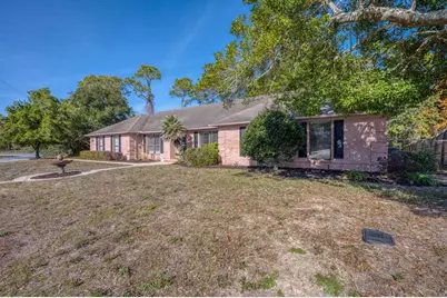 3 Neptune Drive, Mary Esther, FL 32569 - Photo 2