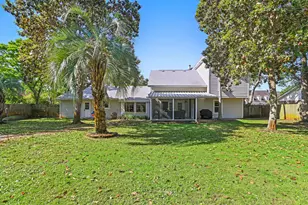 90 W Country Club Dr, Destin, FL 32541 - Photo 36